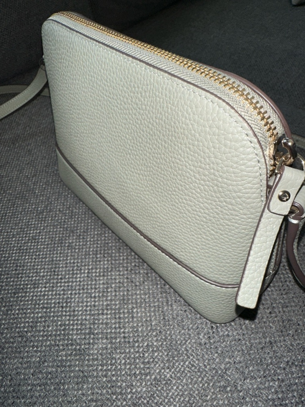 kate spade pebble leather crossbody in sage green with gold hardware - Picture 4 of 7